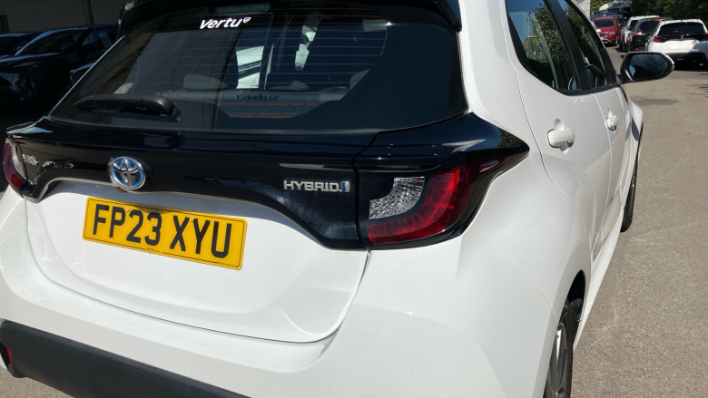 Toyota Yaris 1.5 Hybrid Icon 5dr CVT Hybrid Hatchback